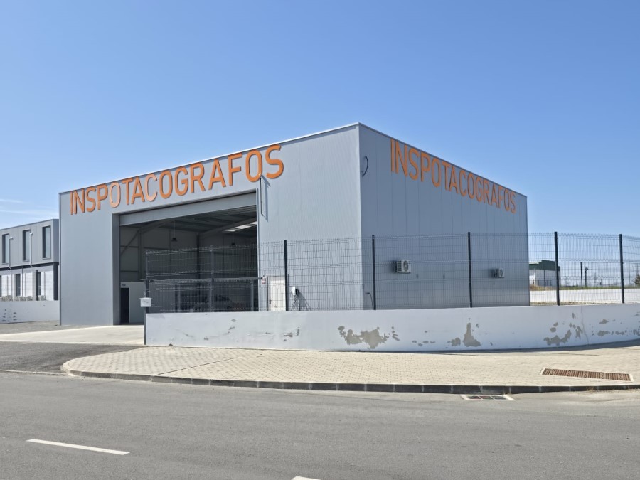 Veículos pesados no centro de inspeção de Ferreira do Alentejo